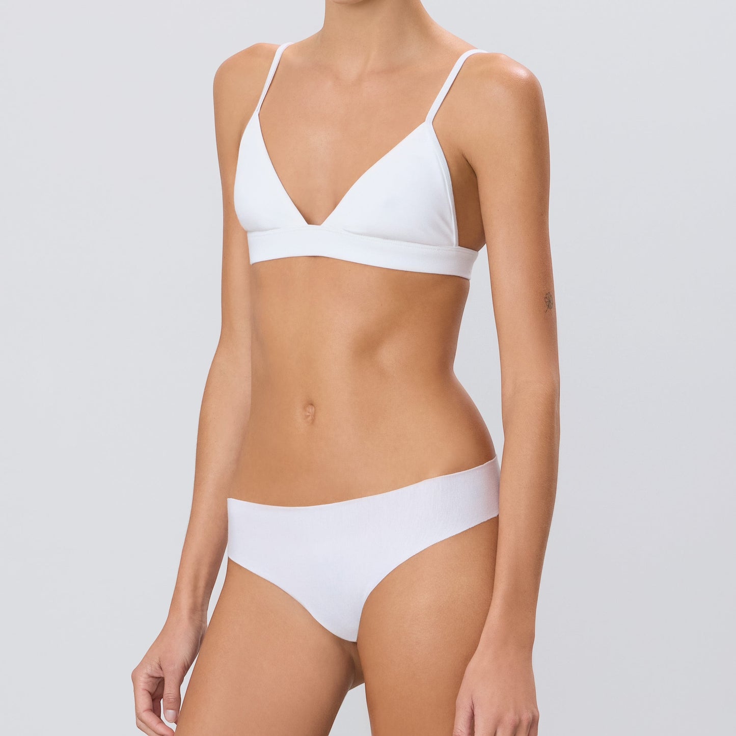 LOW RISE THONG