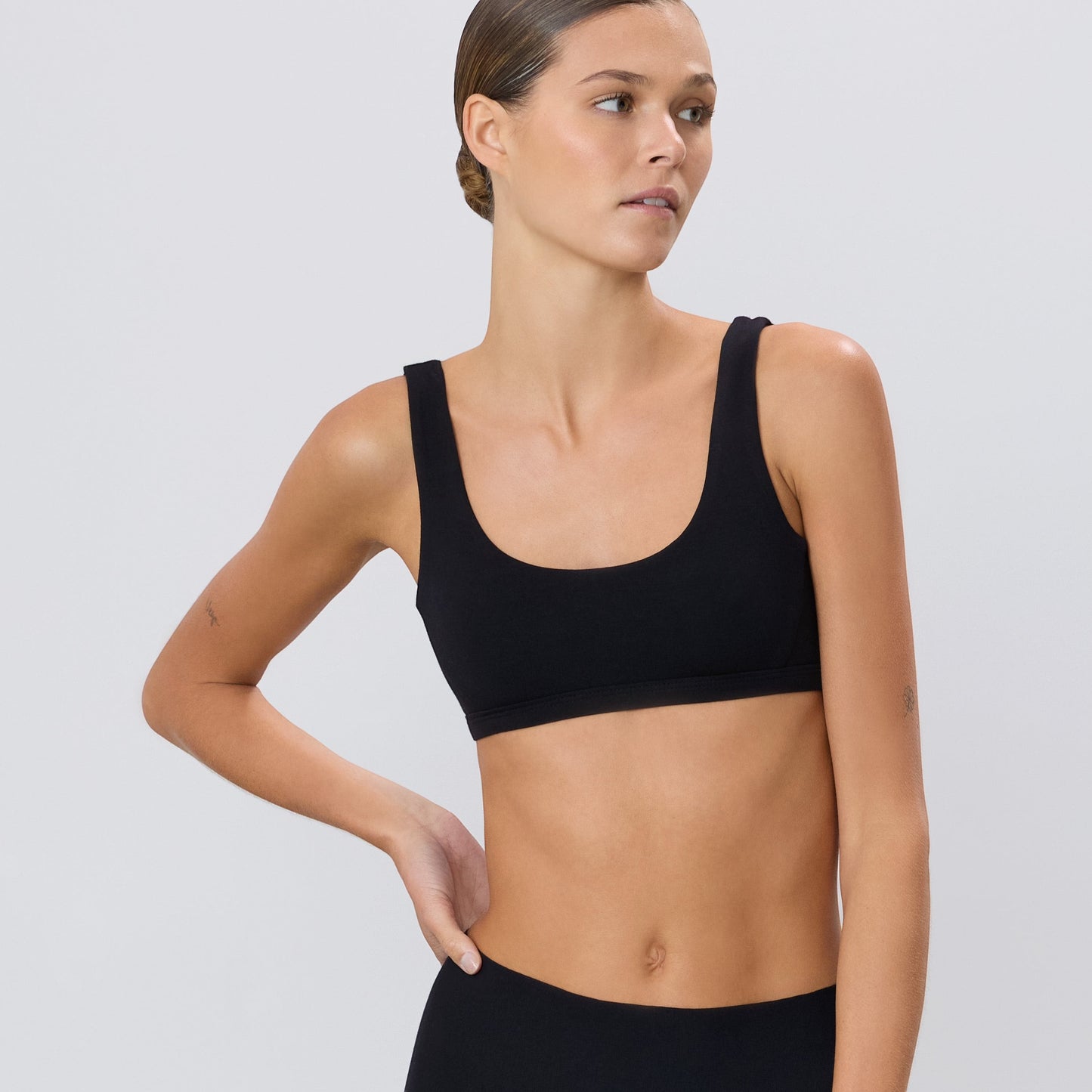 SCOOP NECK BRA