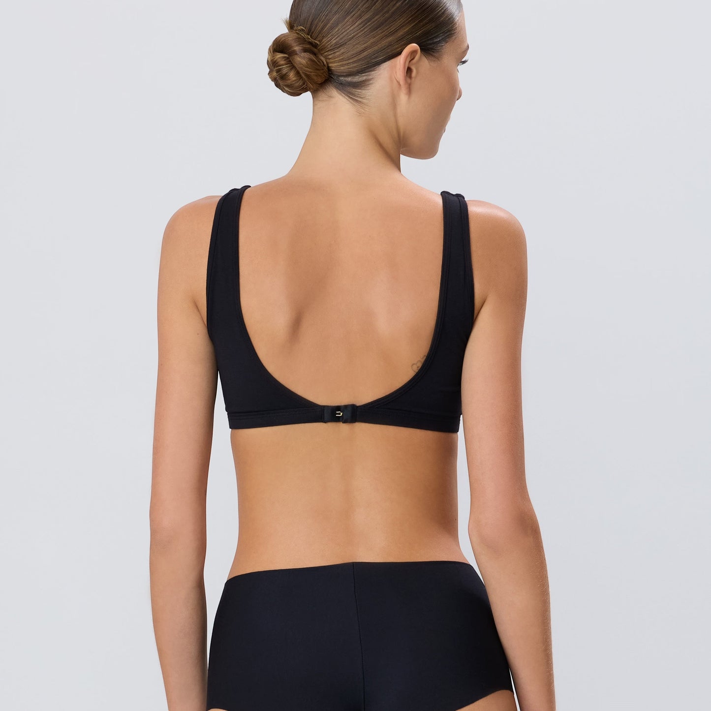 SCOOP NECK BRA