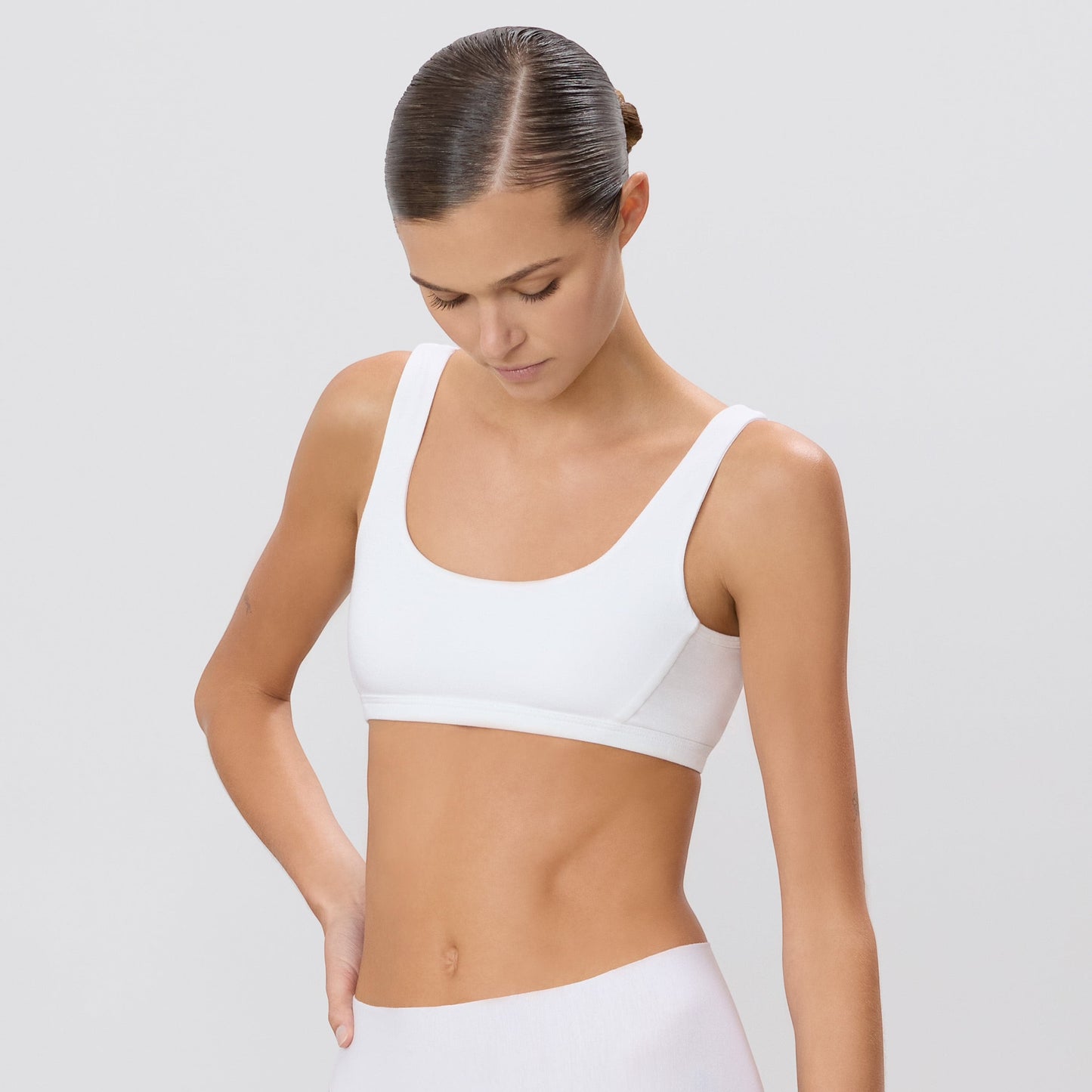 SCOOP NECK BRA