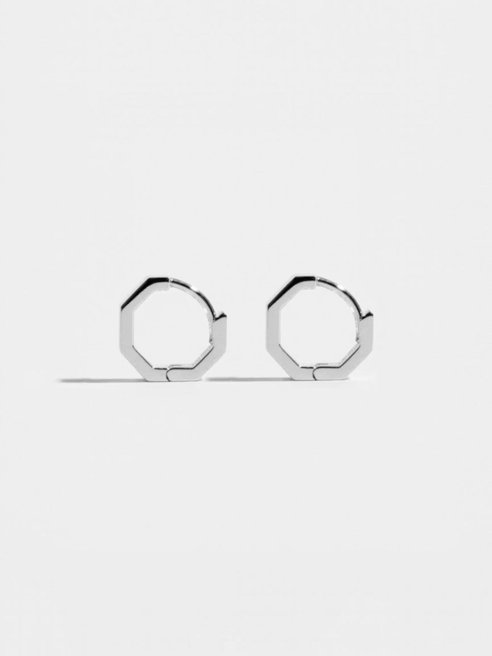 OCTAGONE EARRINGS 10_18K-WHITE - PAIR