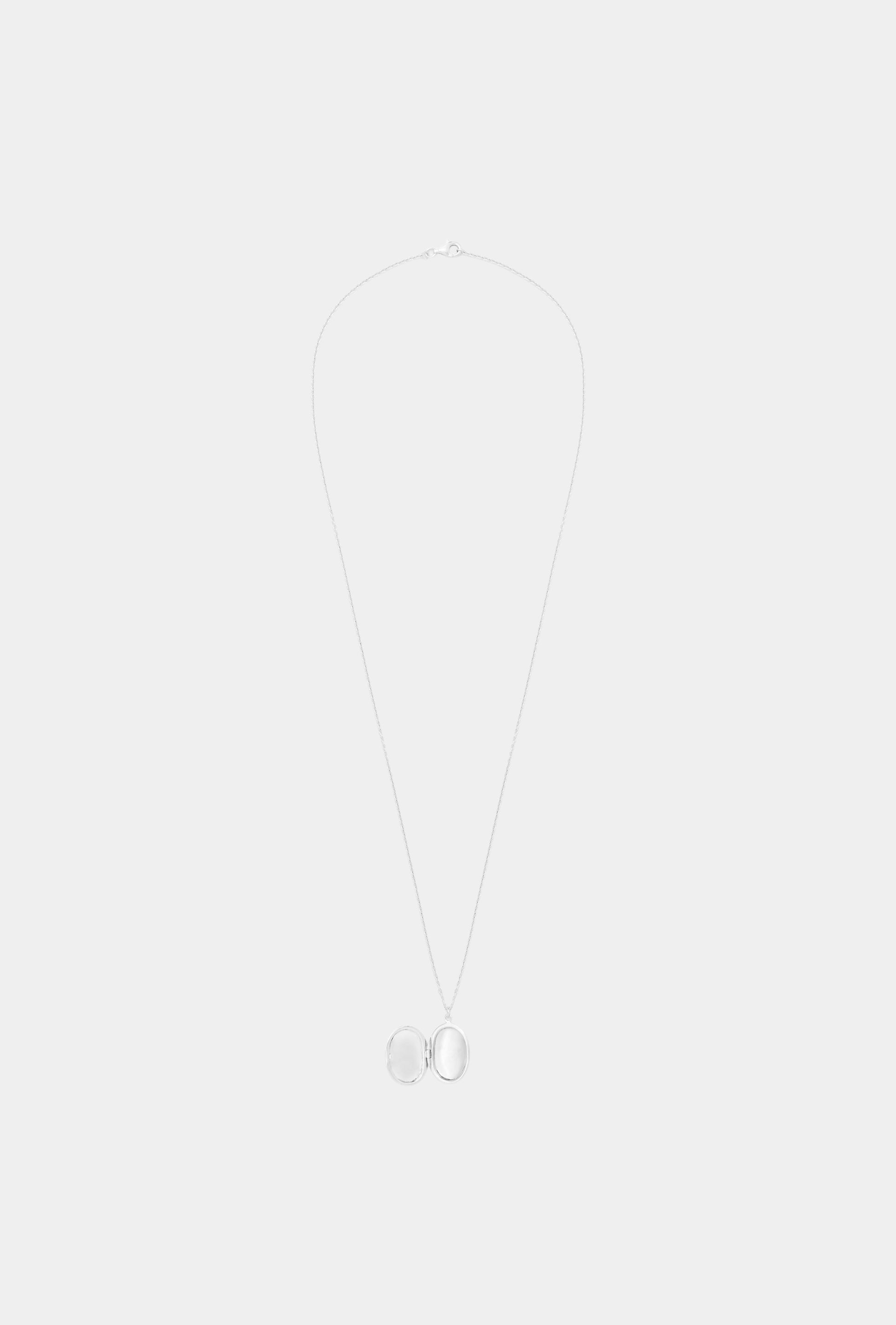 Collier médaillon CLOSETOSKIN classique en argent sterling avec chaîne de 21 pouces et pendentif ovale ouvrant.